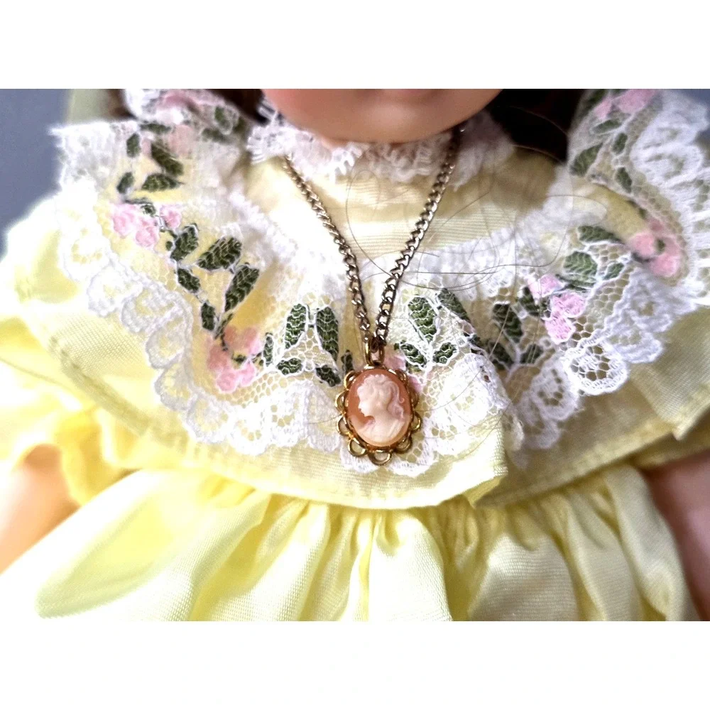 Madame Alexander 12